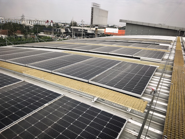 HQ Mount Team Visits Long-Standing Partner for 100kW Commercial Solar Roof Project